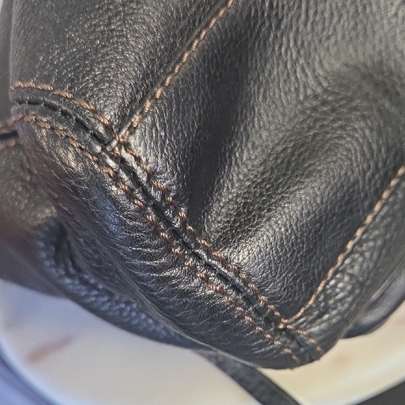 The Sak Black Leather Messenger Bag - Picture 4 of 7